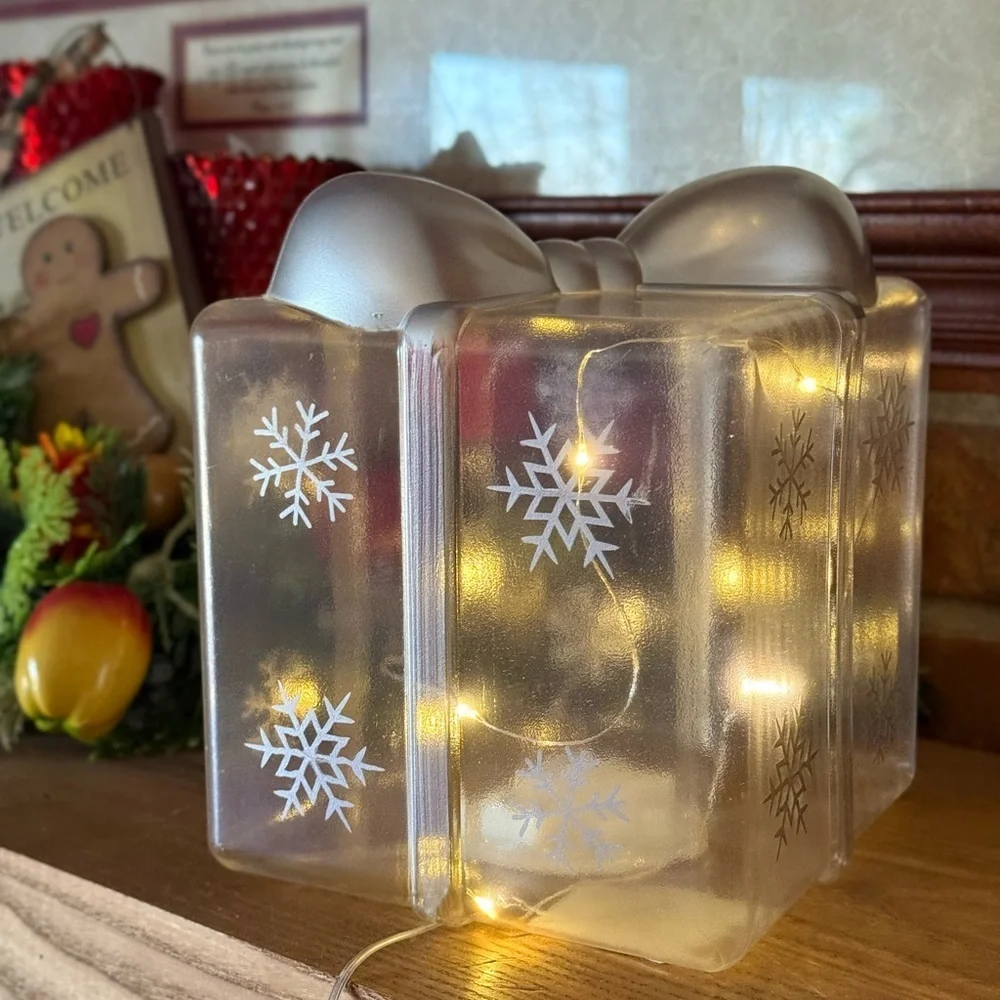 N/A festive silver